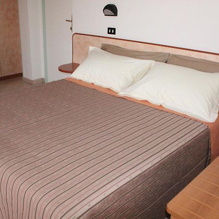 Hotel Verdemare Rimini Værelse billede