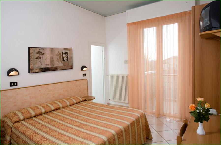 Hotel Verdemare Rimini Eksteriør billede