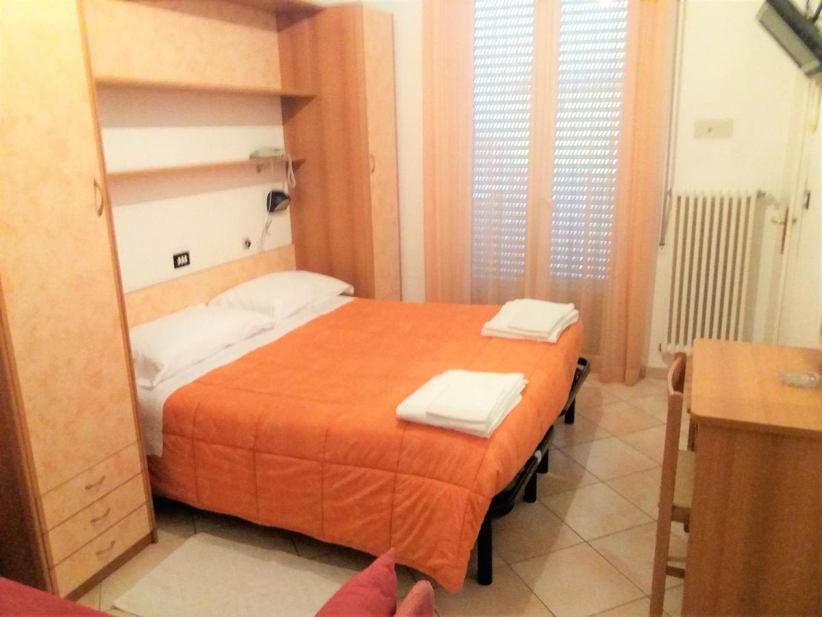 Hotel Verdemare Rimini Eksteriør billede