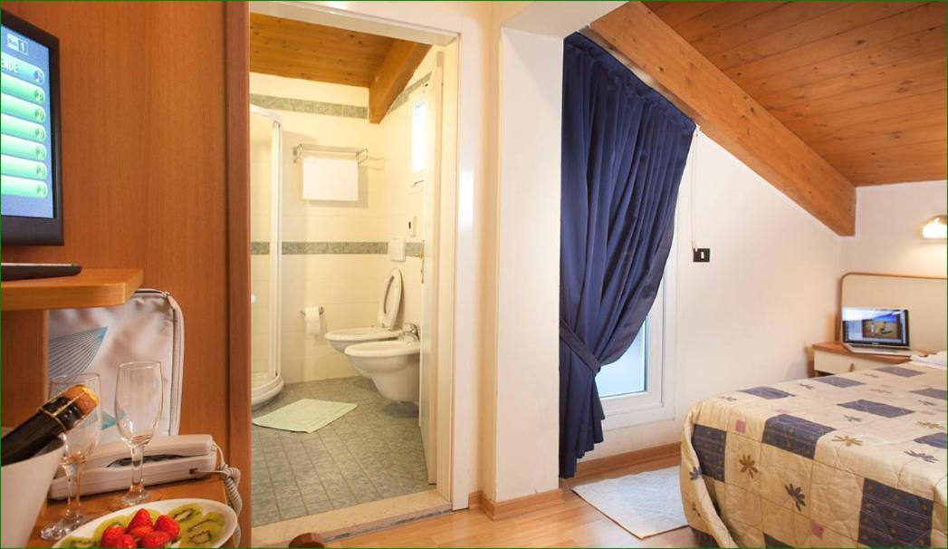 Hotel Verdemare Rimini Eksteriør billede