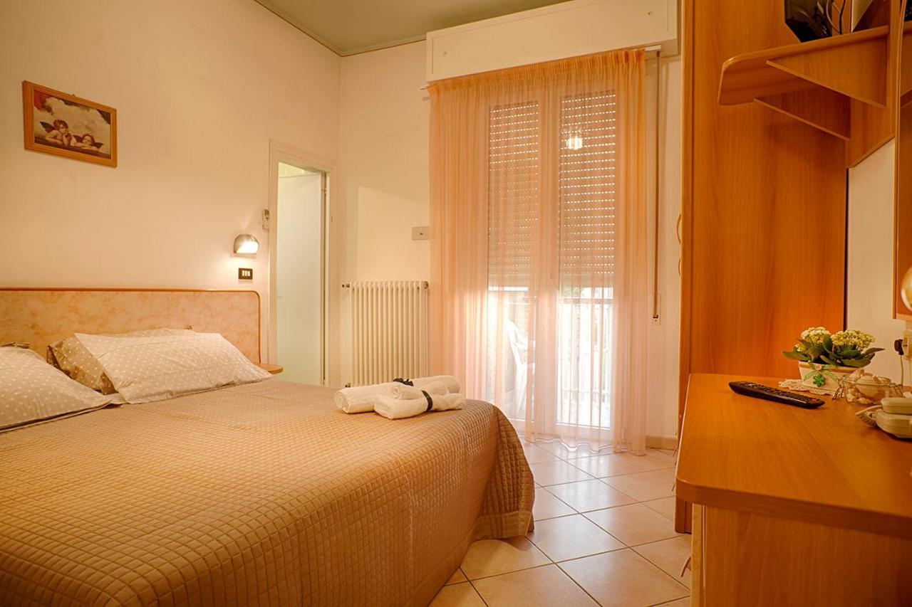 Hotel Verdemare Rimini Eksteriør billede