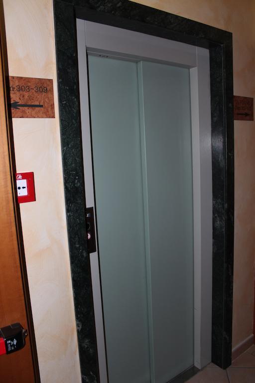 Hotel Verdemare Rimini Eksteriør billede
