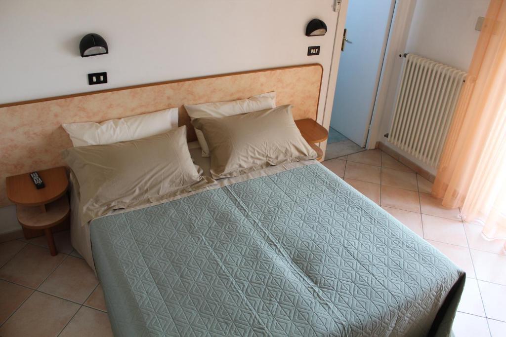 Hotel Verdemare Rimini Værelse billede